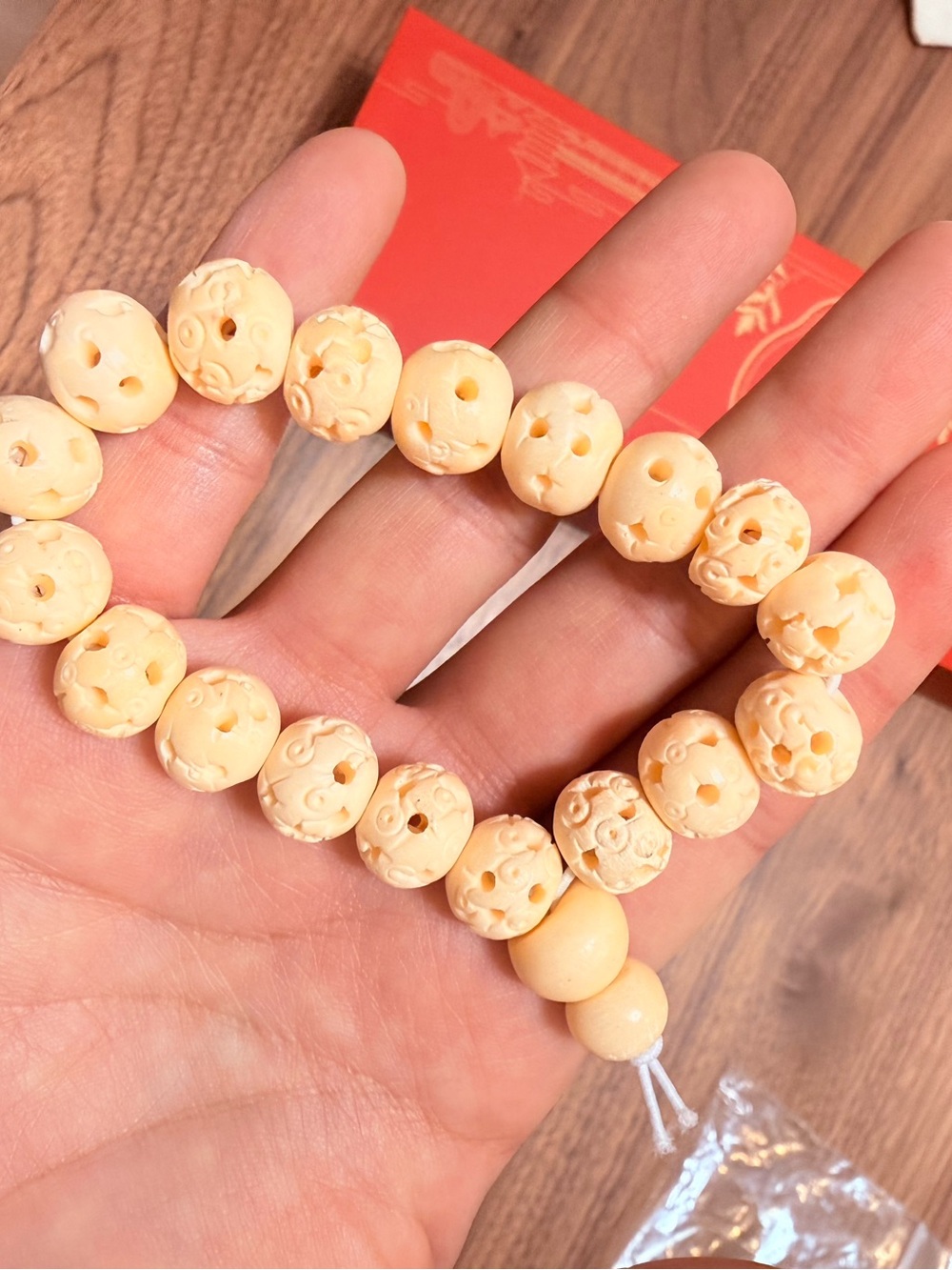 Carved Bead Stretch Bracelet in Cream-Beige